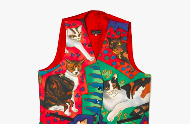 Жилет Фредди Меркьюри с котами ушел с аукциона за $174 тысячи Жилет Фредди Меркьюри с котами ушел с аукциона за $174 тысячи