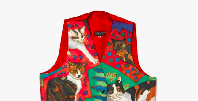 Жилет Фредди Меркьюри с котами ушел с аукциона за $174 тысячи 