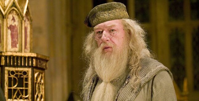 Умер актер, сыгравший Дамблдора в фильмах о Гарри Поттере