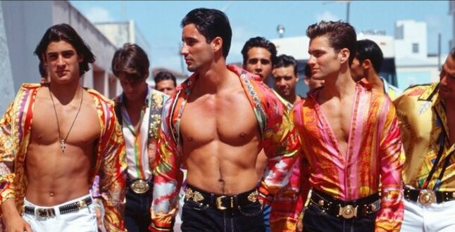 В российский прокат вышел документальный фильм о Версаче