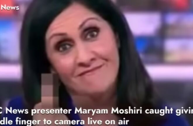 Ведущая BBC News показала средний палец в прямом эфире Ведущая BBC News показала средний палец в прямом эфире