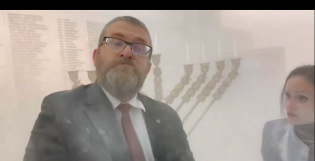 Депутат польского сейма погасил ханукальные свечи в здании парламента с помощью огнетушителя