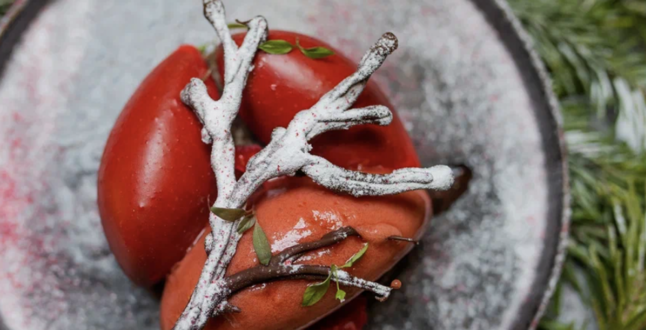 Греческий ресторан приглашает разбить тарелки за 1000 рублей и выпить игристое со скидкой 50%