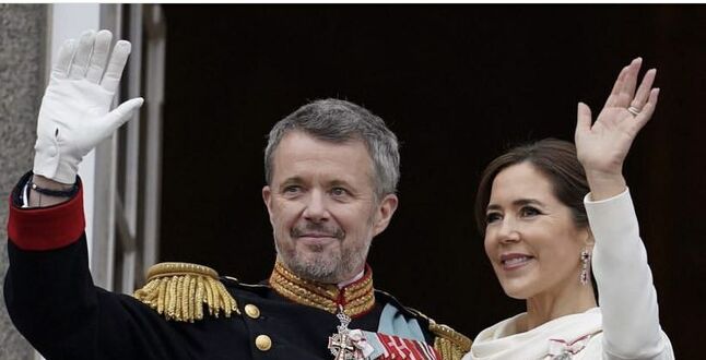 Королева Дании отреклась от престола в пользу сына