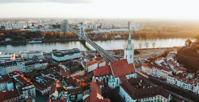 В Словакии тысячи человек протестуют против уголовной реформы