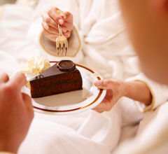 Отели Sacher в Вене и Зальцбурге подарят гостям знаменитый австрийский торт