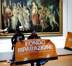 Экоактивисты наклеили листовки на картину Боттичелли в Галерее Уффици