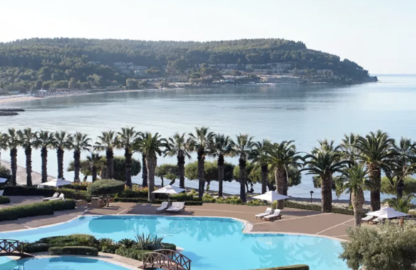 Греческие отели Sani Resort объявили о специальных предложениях