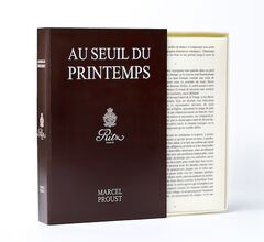 В Ritz Paris создали шоколадную книгу Пруста |  Фото
