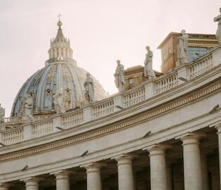 Ватикан выступил против смены пола