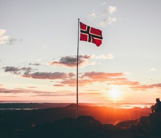 Самый северный город в Норвегии хочет ввести 26-часовой день