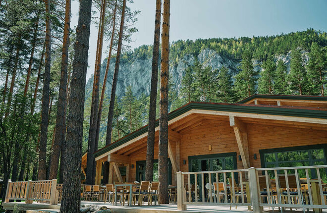 Семейный курорт в горах Алтая предлагает лечение пантовыми ваннами