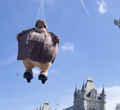 В Лондоне подняли в воздух фигуру героини «Гарри Поттера»