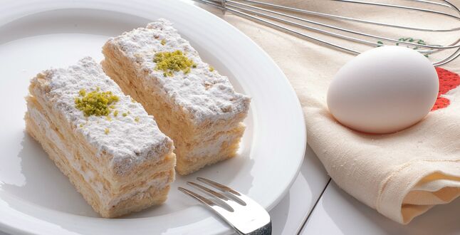 «Русский» торт убрали из меню обеда Макрона и Си Цзиньпина