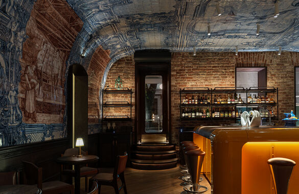 В Москве открылся бар с португальской плиткой азулежу