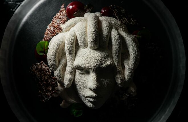 В московском ресторане появился десерт в виде Медузы Горгоны