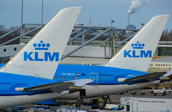 Человек погиб, попав в двигатель самолета в аэропорту Амстердама