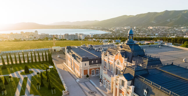 Отели и курорты «Мантера» на юге России приглашают отметить День туризма