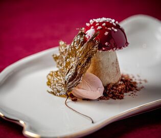 Ресторан InOut Bistro и дизайн-отель «СтандАрт» представили совместный десерт Ресторан InOut Bistro и дизайн-отель «СтандАрт» представили совместный десерт