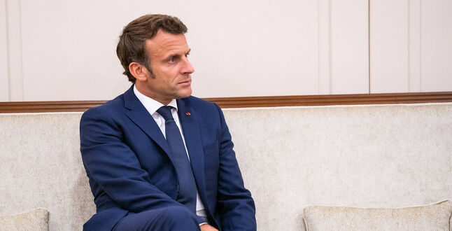 Парламент Франции заблокировал попытку импичмента Макрону