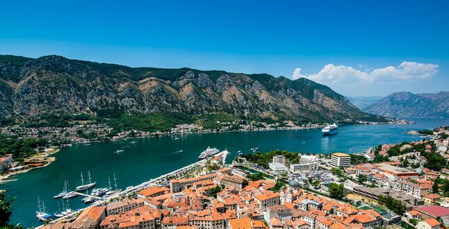 Черногория планирует ввести визы для россиян