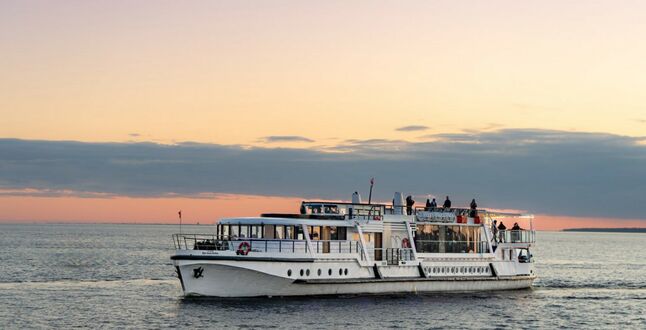 В Петербурге запустят зимние прогулки по Неве