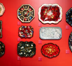 В Царицыно открылась выставка жостовских подносов В Царицыно открылась выставка жостовских подносов