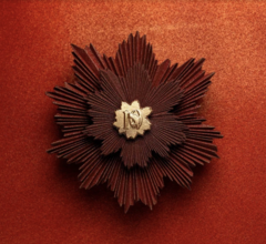 Шеф-кондитер La Réserve Paris - Hotel and Spa представил рождественское полено в виде звезды Шеф-кондитер La Réserve Paris - Hotel and Spa представил рождественское полено в виде звезды