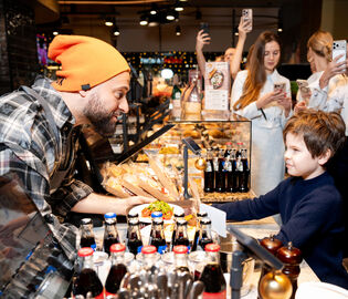 В сети кулинарных лавок появились благотворительные сеты В сети кулинарных лавок появились благотворительные сеты