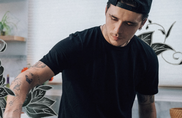 Сын Бекхэмов заблокировал родителей в соцсетях