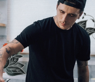 Сын Бекхэмов заблокировал родителей в соцсетях