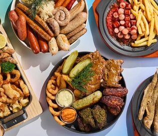 Еще одно место с карривурстом появилось в Москве