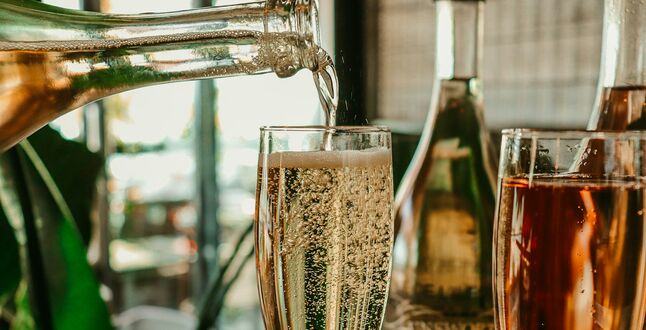 Названы страны, в которых больше всего пьют просекко