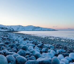 Туристы застряли в Териберке из-за снегопада