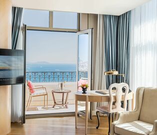 CVK Park Bosphorus Hotel представил специальную программу к 8 марта