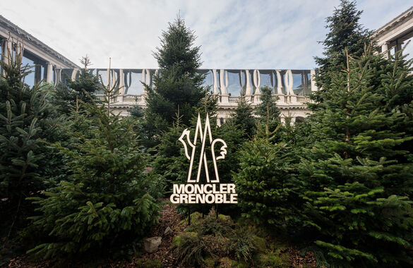В центре Милана открылась интерактивная выставка бренда Moncler