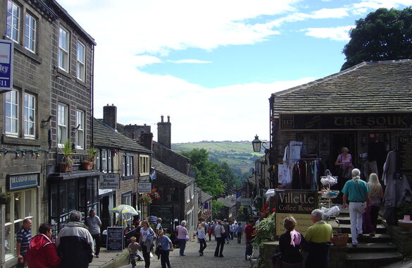 Родная деревня сестер Бронте стала направлением для секс-туризма