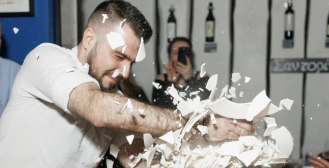 Ресторан ΜΟΛΩΝ ΛΑΒΕ отметит День национального возрождения Греции