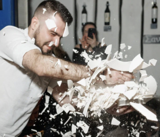 Ресторан ΜΟΛΩΝ ΛΑΒΕ отметит День национального возрождения Греции