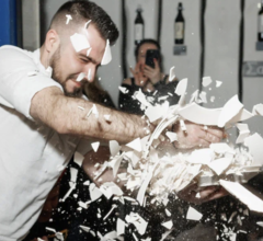 Ресторан ΜΟΛΩΝ ΛΑΒΕ отметит День национального возрождения Греции