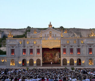 В кинотеатрах России покажут «Травиату» со сцены оперного фестиваля в Санкт-Маргаретене В кинотеатрах России покажут «Травиату» со сцены оперного фестиваля в Санкт-Маргаретене