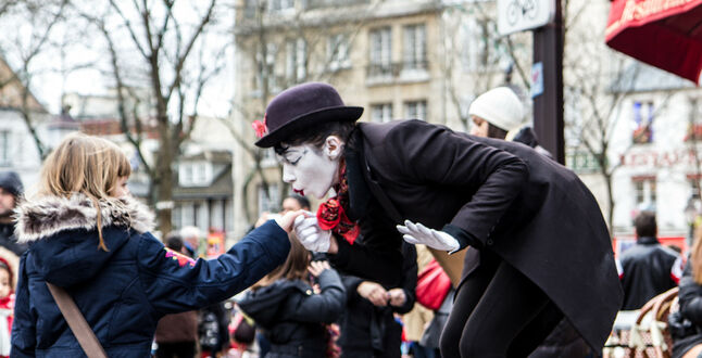 В Испании поцелуй руки без согласия приравняли к сексуальному насилию