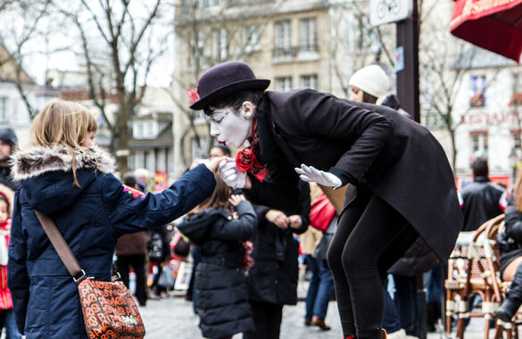 В Испании поцелуй руки без согласия приравняли к сексуальному насилию
