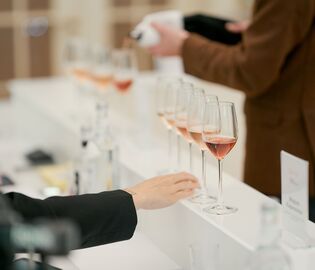 В Абрау-Дюрсо выберут лучшие вина для ресторанов В Абрау-Дюрсо выберут лучшие вина для ресторанов