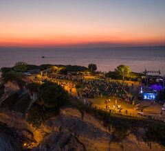 Роберт Плант откроет музыкальный фестиваль в Греции Роберт Плант откроет музыкальный фестиваль в Греции