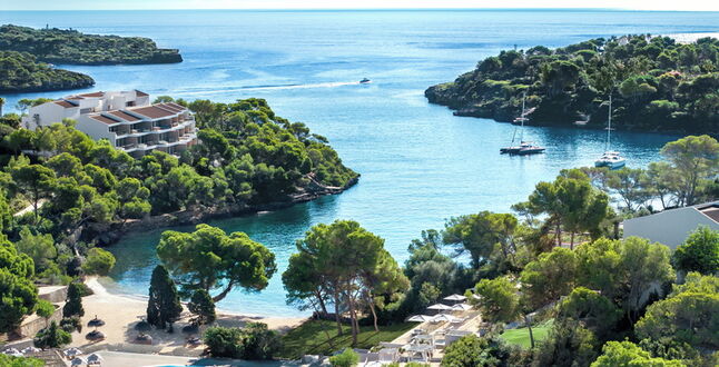 Ikos Porto Petro на Майорке запустил завтраки «только для взрослых» и открыл новые виллы